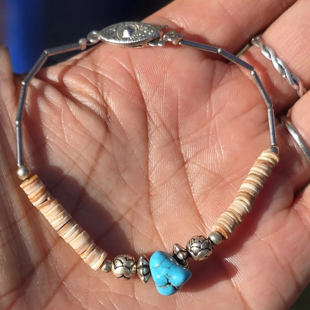 Vintage Native American style heishi chunky howlite turquoise shells bracelet